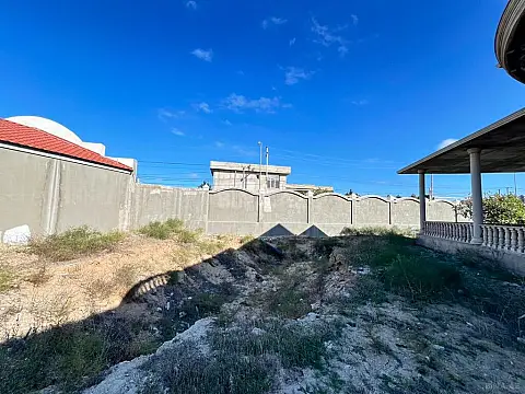 Satılır 7 otaqlı həyət evi 395 m²