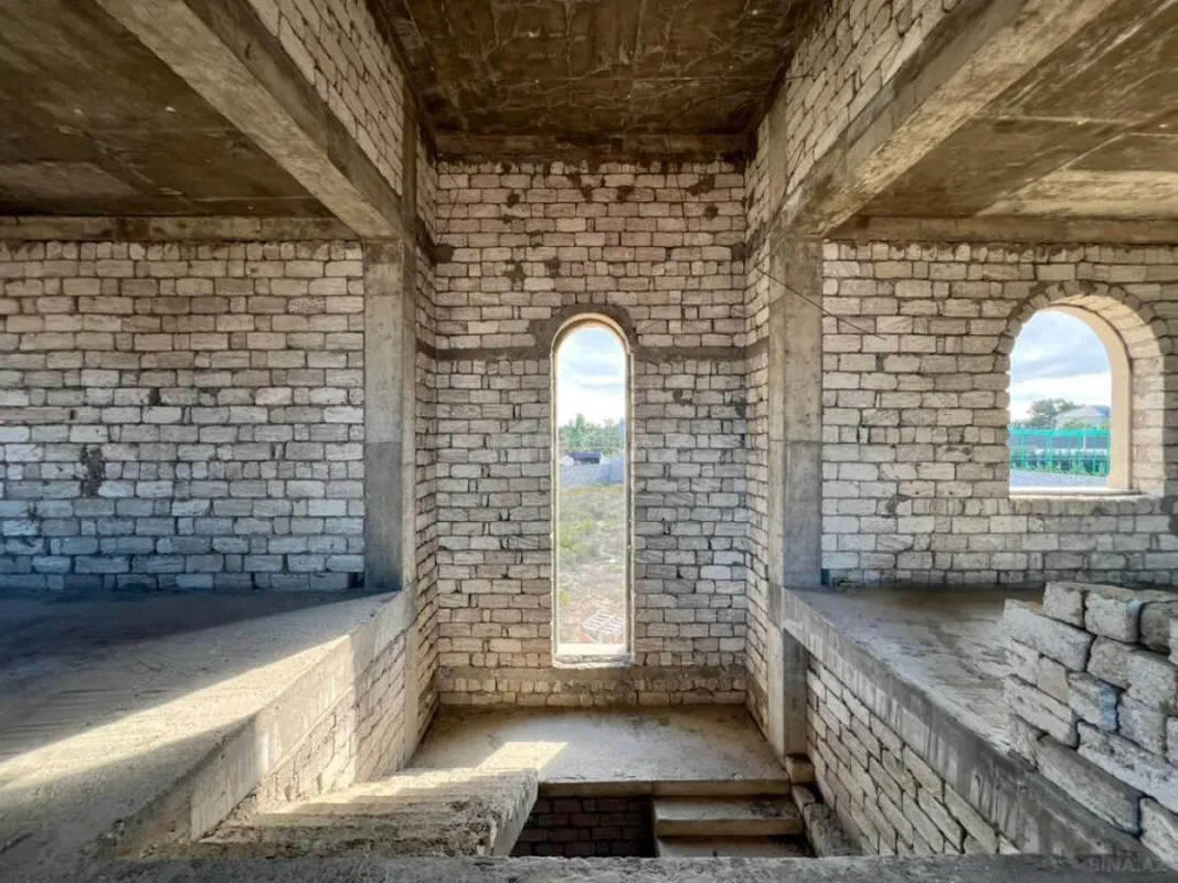 Satılır 7 otaqlı həyət evi 395 m²