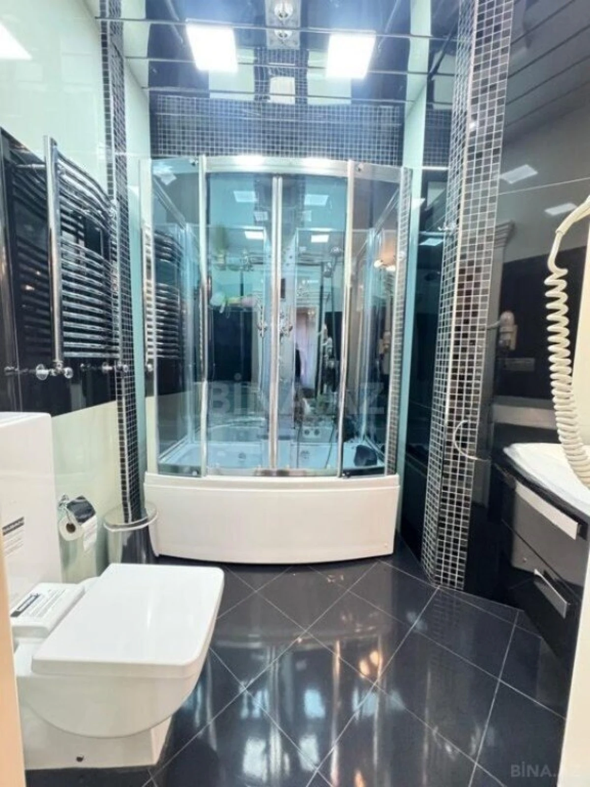 Satılır 3 otaqlı mənzil 134 m²