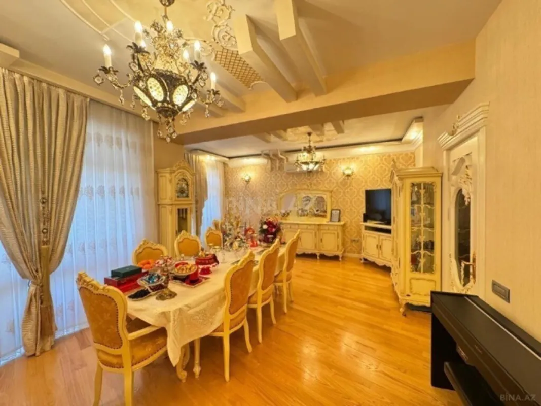 Satılır 3 otaqlı mənzil 134 m²