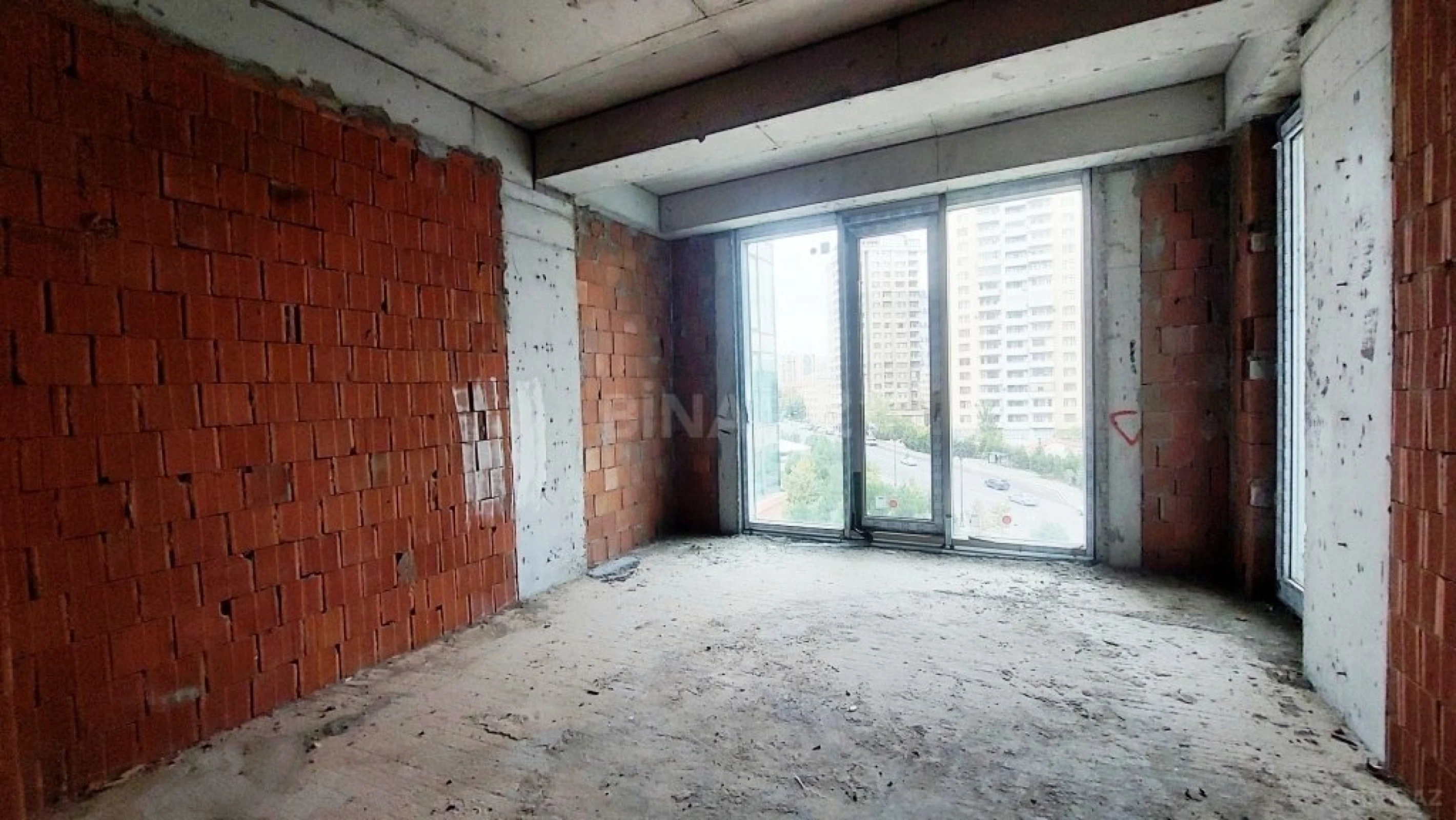 Satılır 3 otaqlı mənzil 112 m²