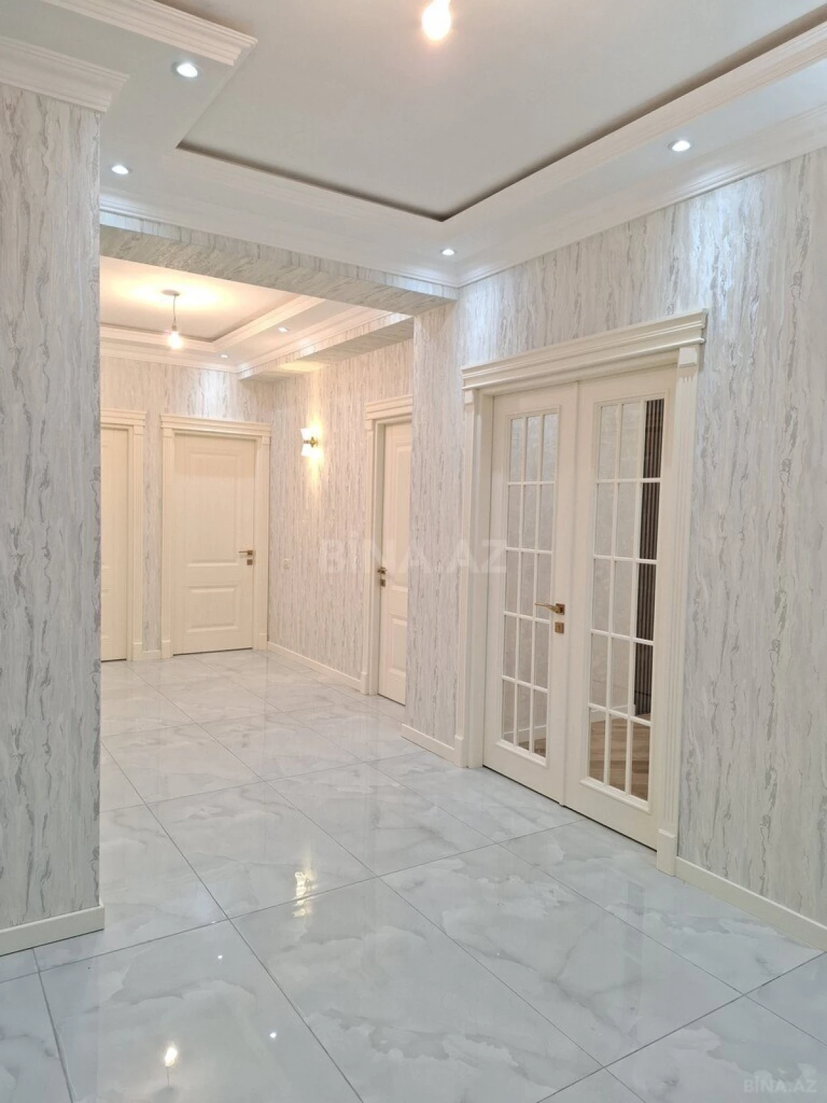 Satılır 3 otaqlı mənzil 120 m²