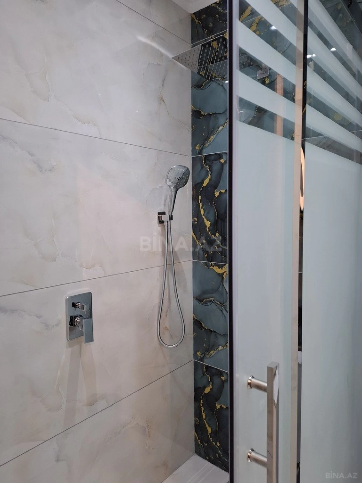 Satılır 3 otaqlı mənzil 120 m²