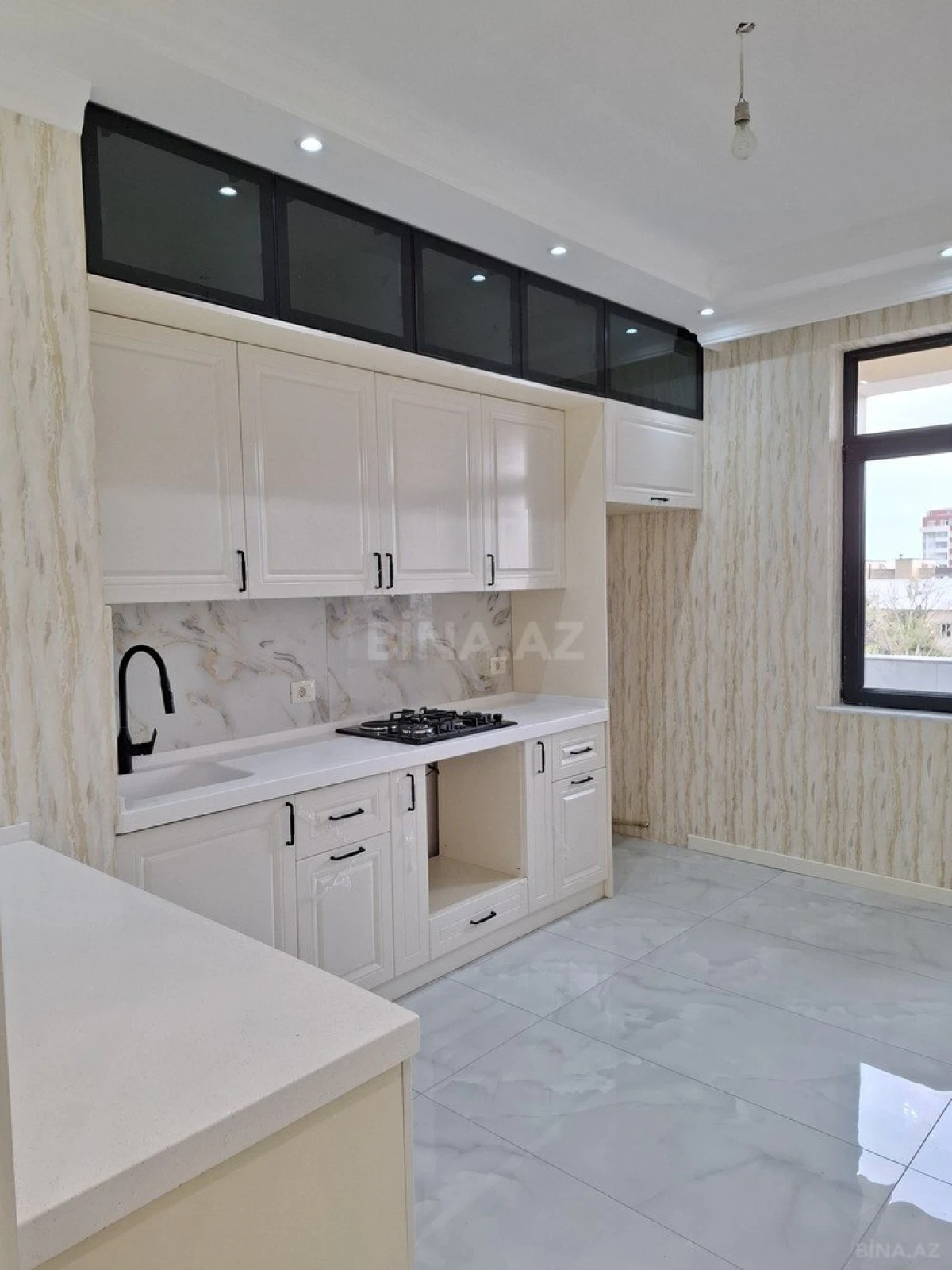 Satılır 3 otaqlı mənzil 120 m²