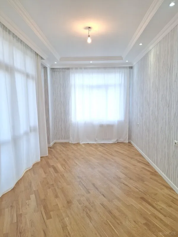 Satılır 3 otaqlı mənzil 120 m²