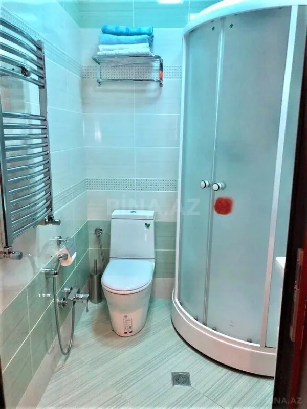 Satılır 5 otaqlı mənzil 220 m²