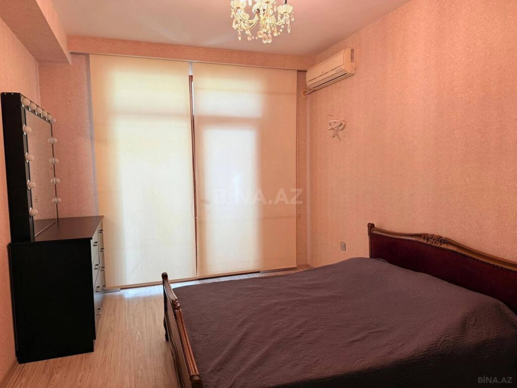 Satılır 3 otaqlı mənzil 157 m²