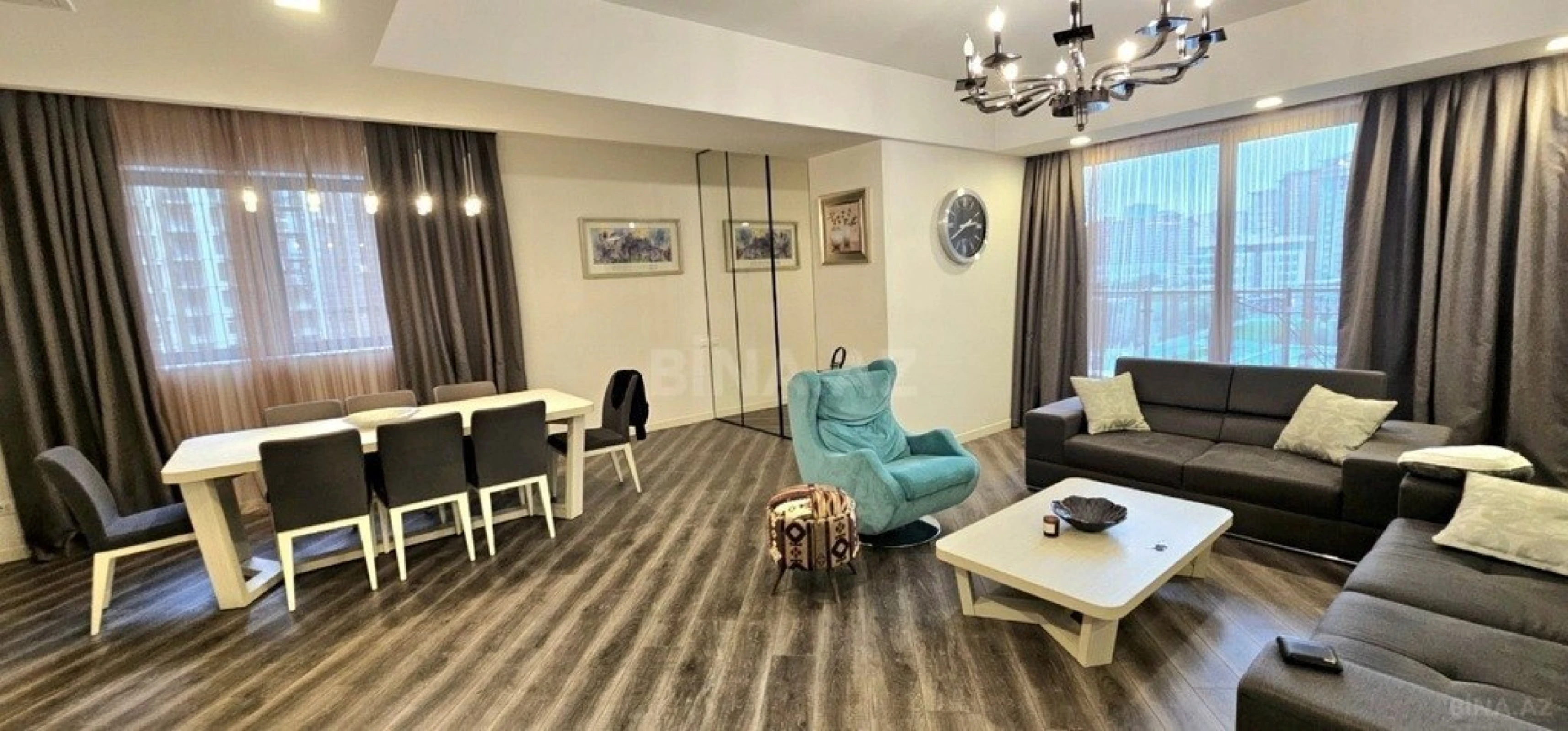 Satılır 4 otaqlı mənzil 193 m²