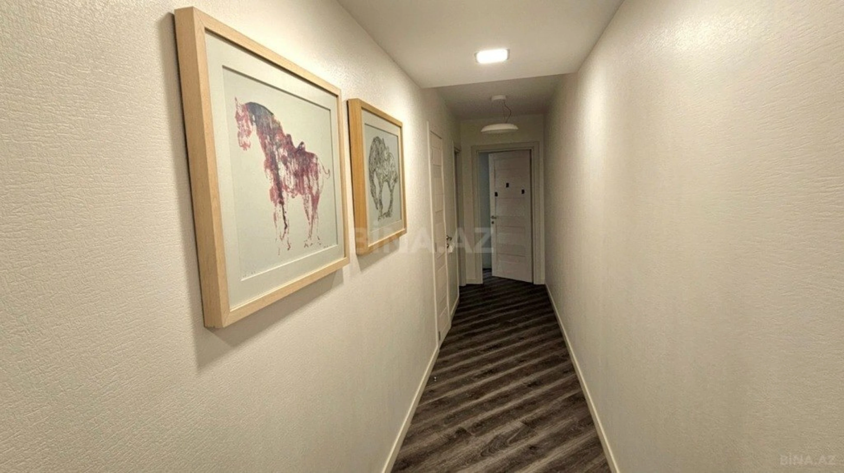 Satılır 4 otaqlı mənzil 193 m²