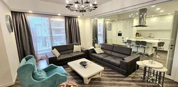 Satılır 4 otaqlı mənzil 193 m²
