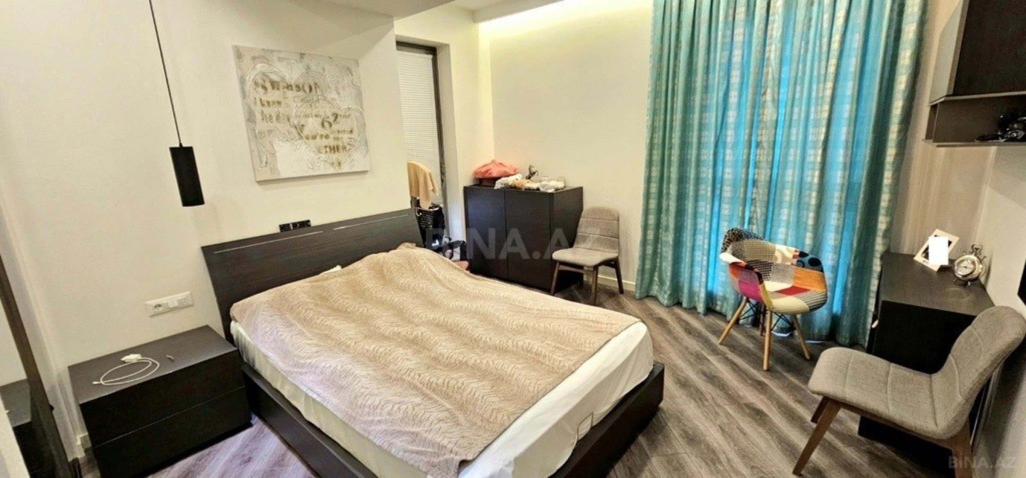 Satılır 4 otaqlı mənzil 193 m²