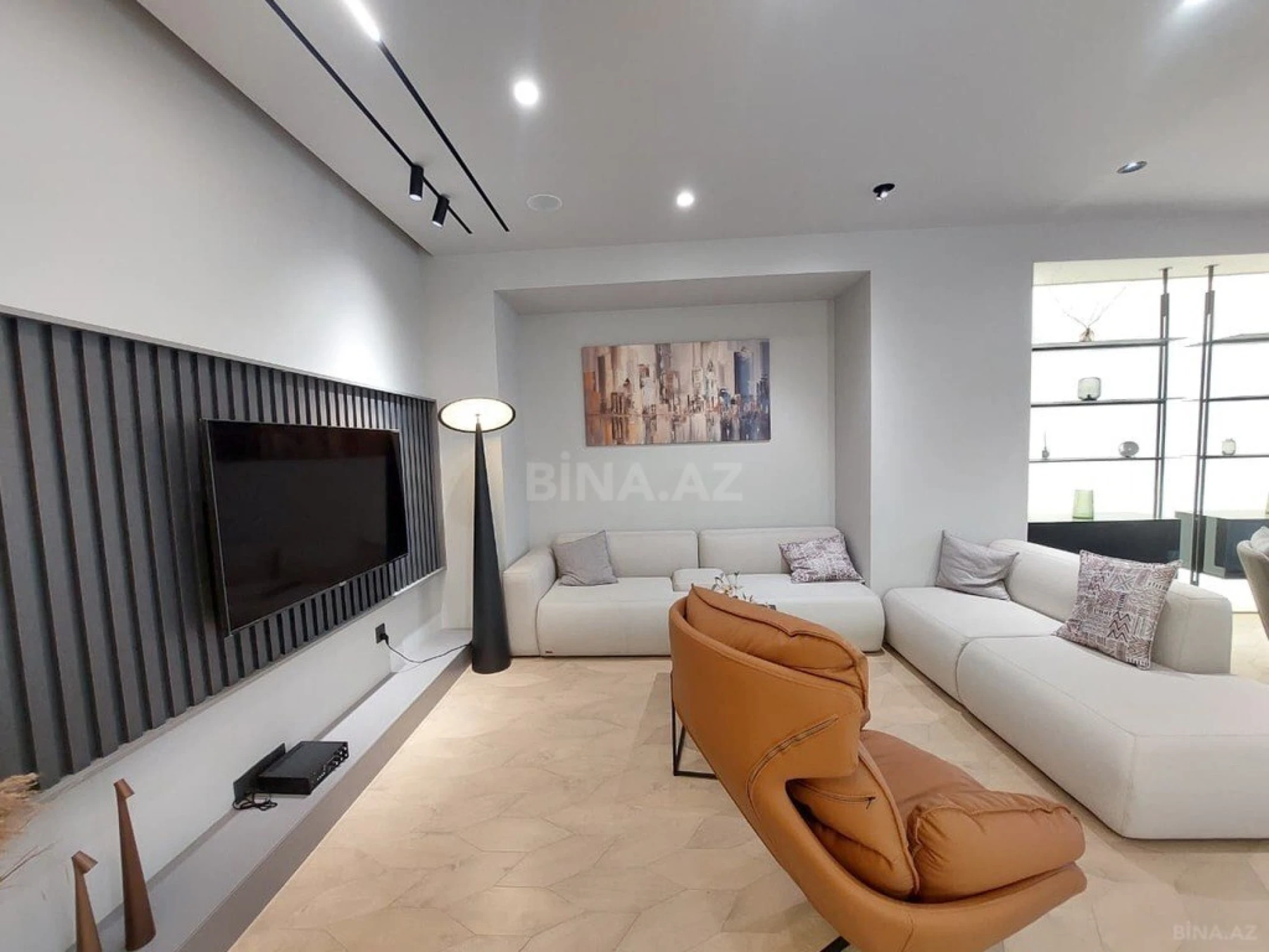 Satılır 3 otaqlı mənzil 148 m²