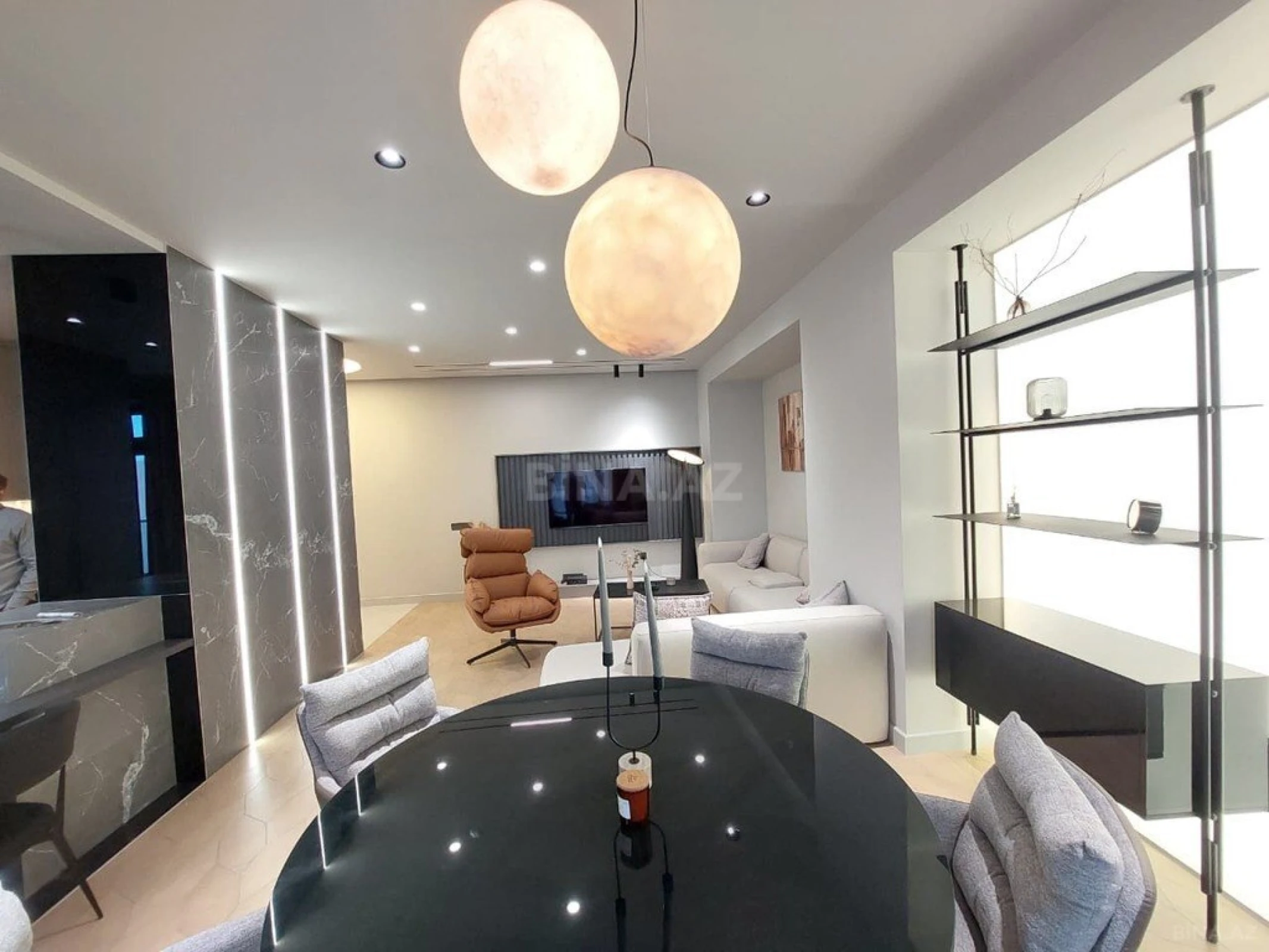 Satılır 3 otaqlı mənzil 148 m²