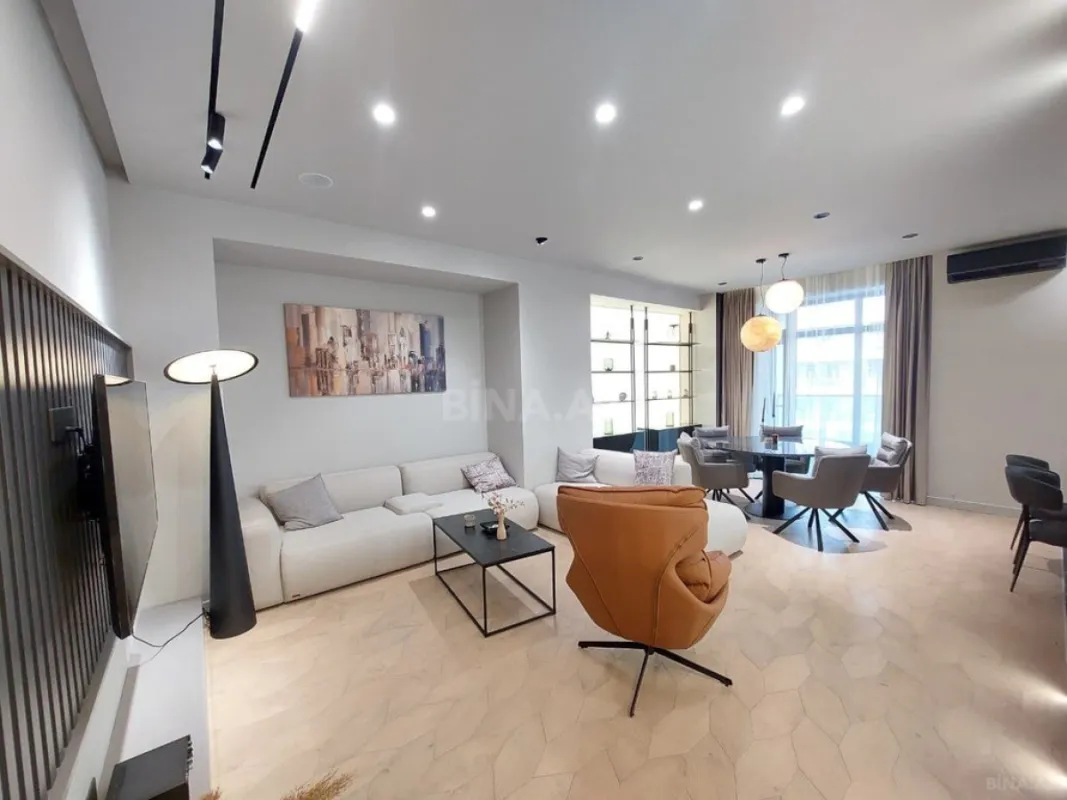Satılır 3 otaqlı mənzil 148 m²