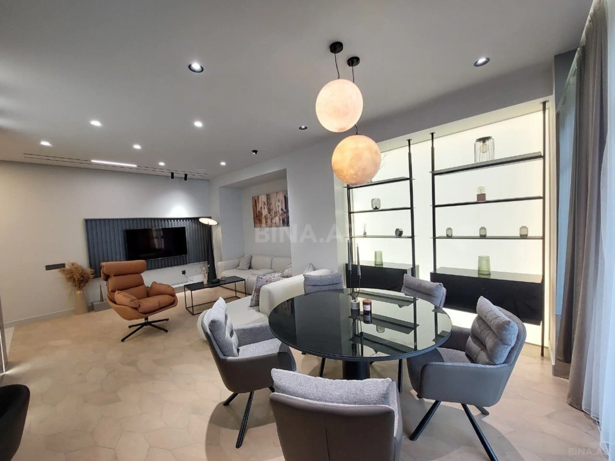 Satılır 3 otaqlı mənzil 148 m²