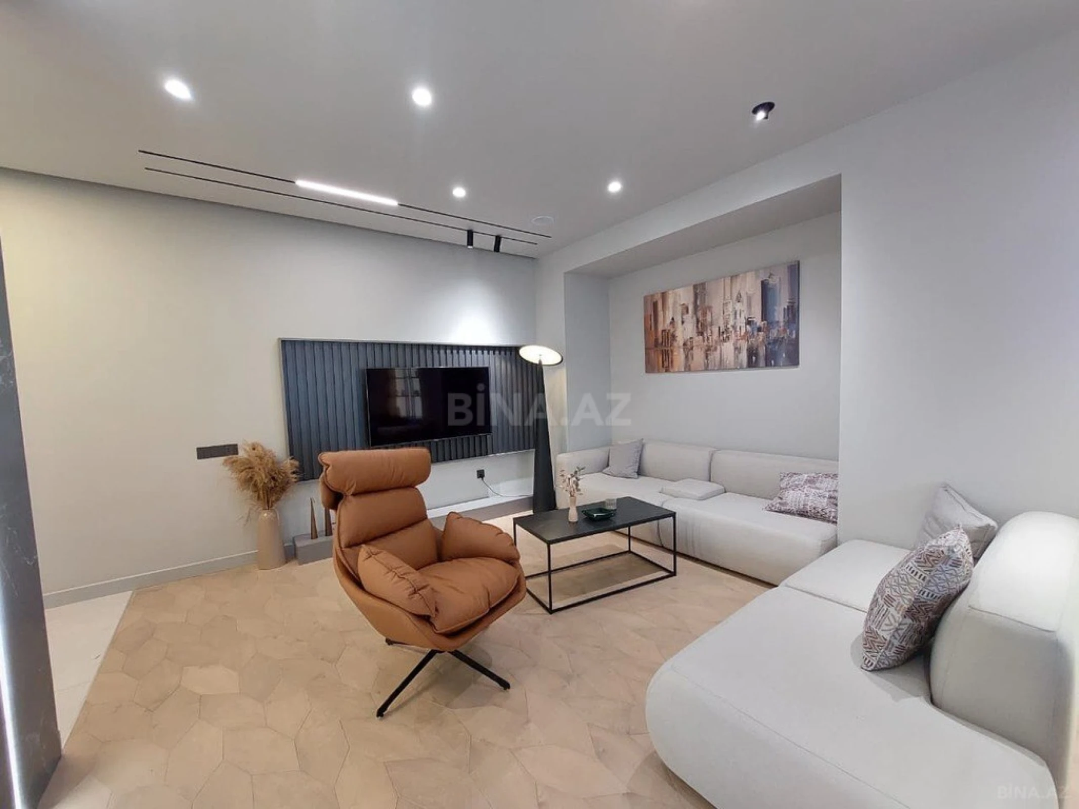 Satılır 3 otaqlı mənzil 148 m²