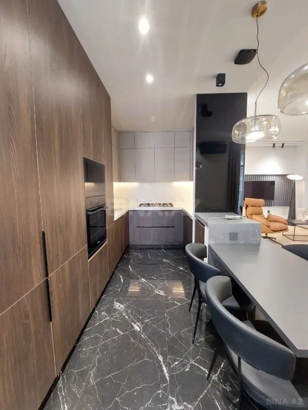 Satılır 3 otaqlı mənzil 148 m²