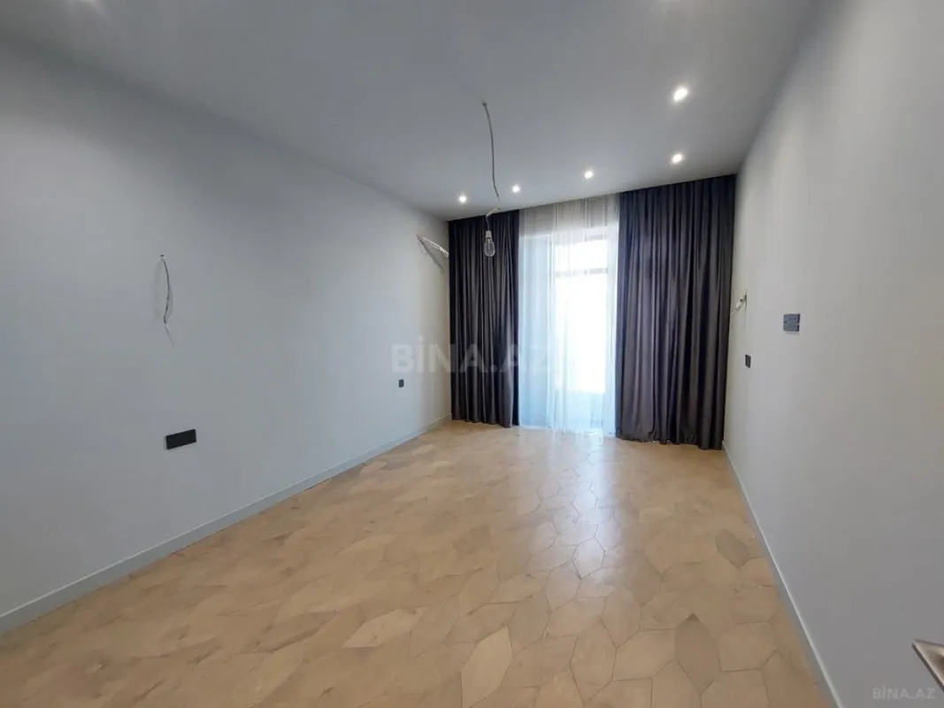Satılır 3 otaqlı mənzil 148 m²
