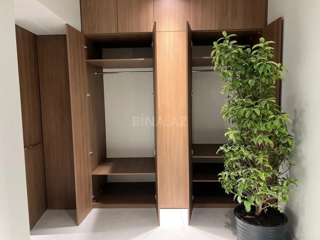 Satılır 3 otaqlı mənzil 148 m²