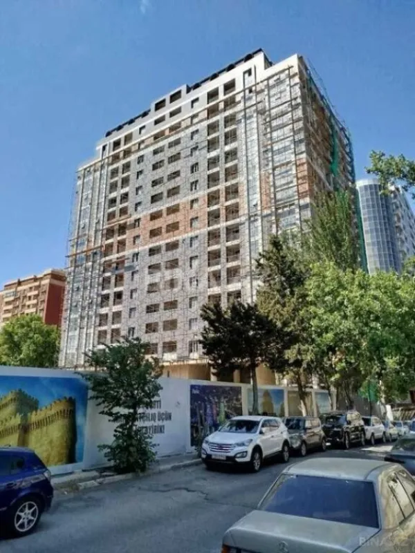 Satılır 3 otaqlı mənzil 105 m²