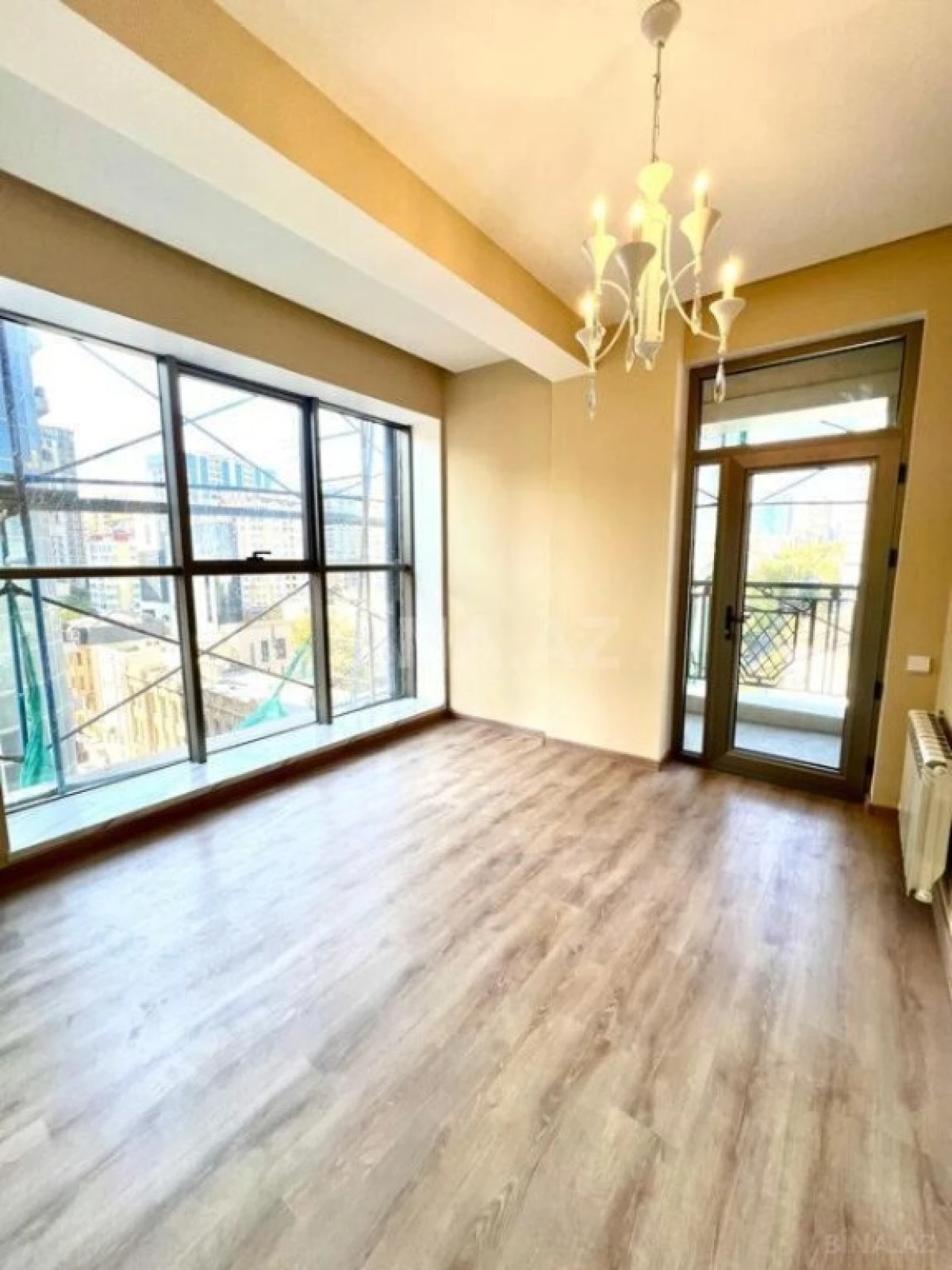 Satılır 3 otaqlı mənzil 105 m²