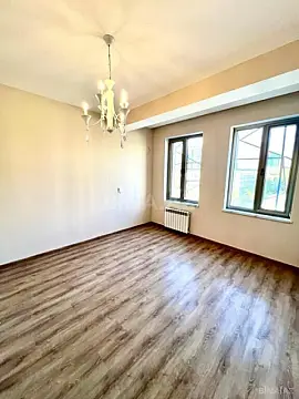 Satılır 3 otaqlı mənzil 105 m²