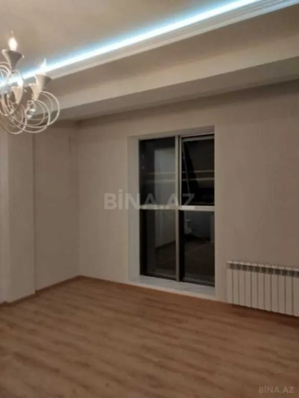 Satılır 3 otaqlı mənzil 105 m²