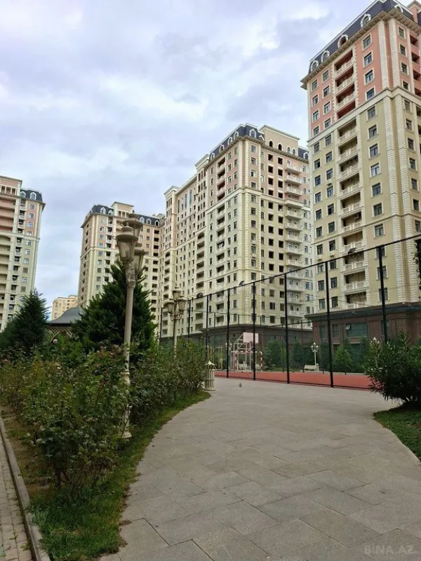 Satılır 2 otaqlı mənzil 68 m²