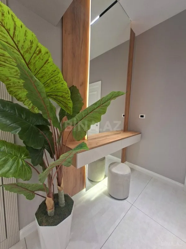 Satılır 2 otaqlı mənzil 68 m²