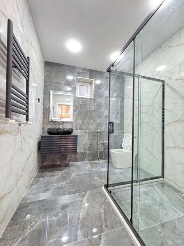 Satılır 4 otaqlı həyət evi 180 m²
