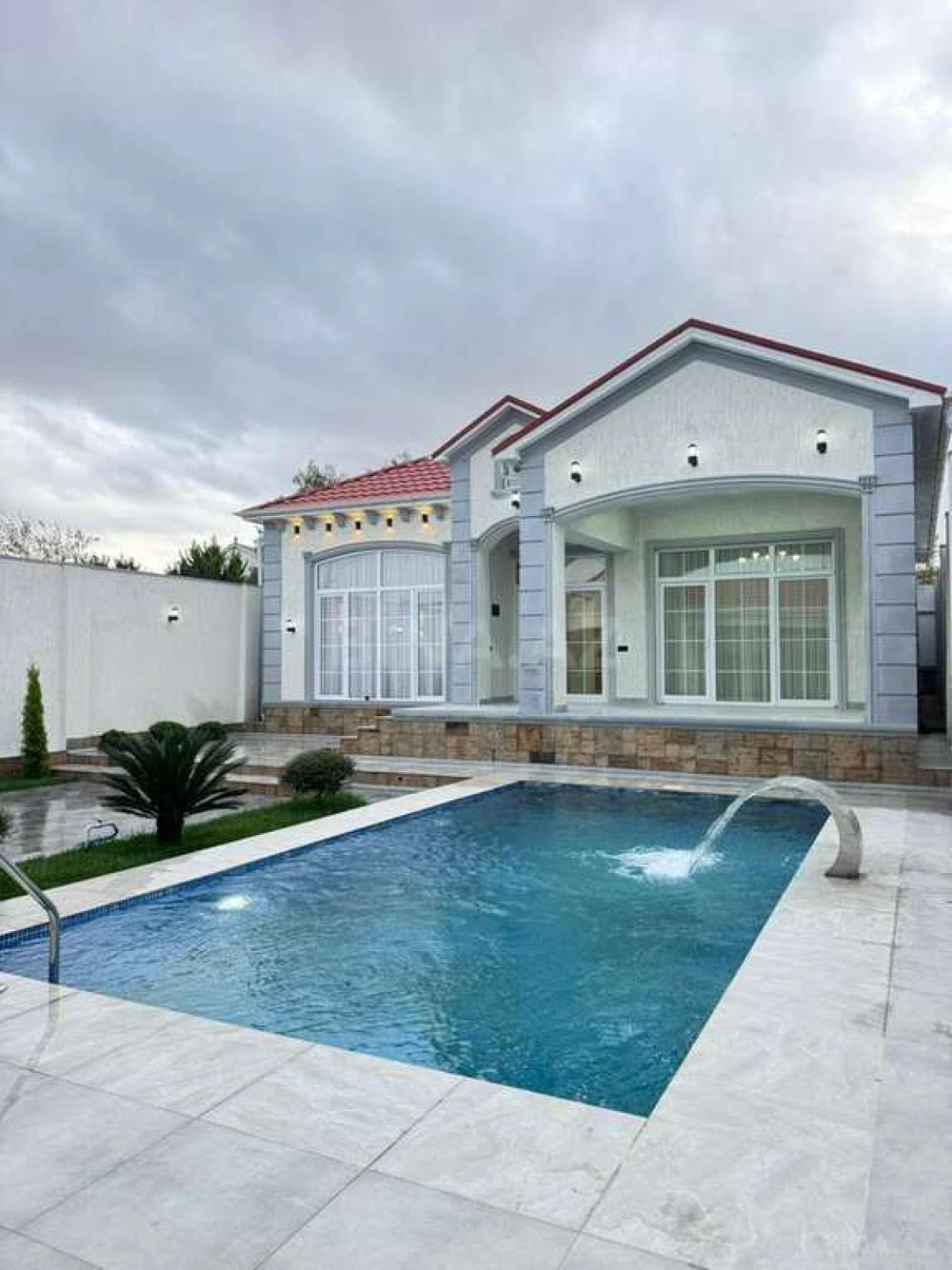 Satılır 4 otaqlı həyət evi 180 m²