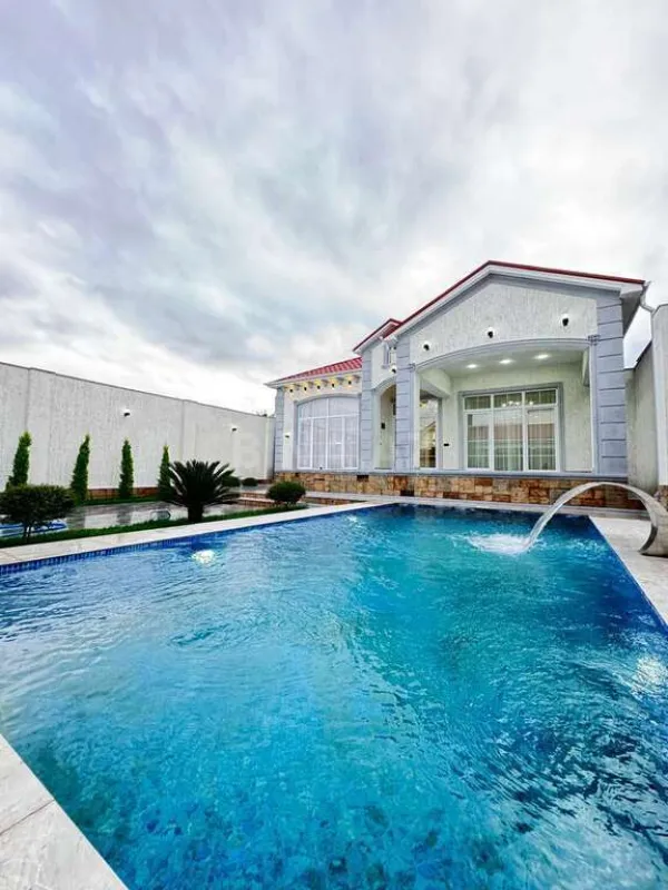 Satılır 4 otaqlı həyət evi 180 m²