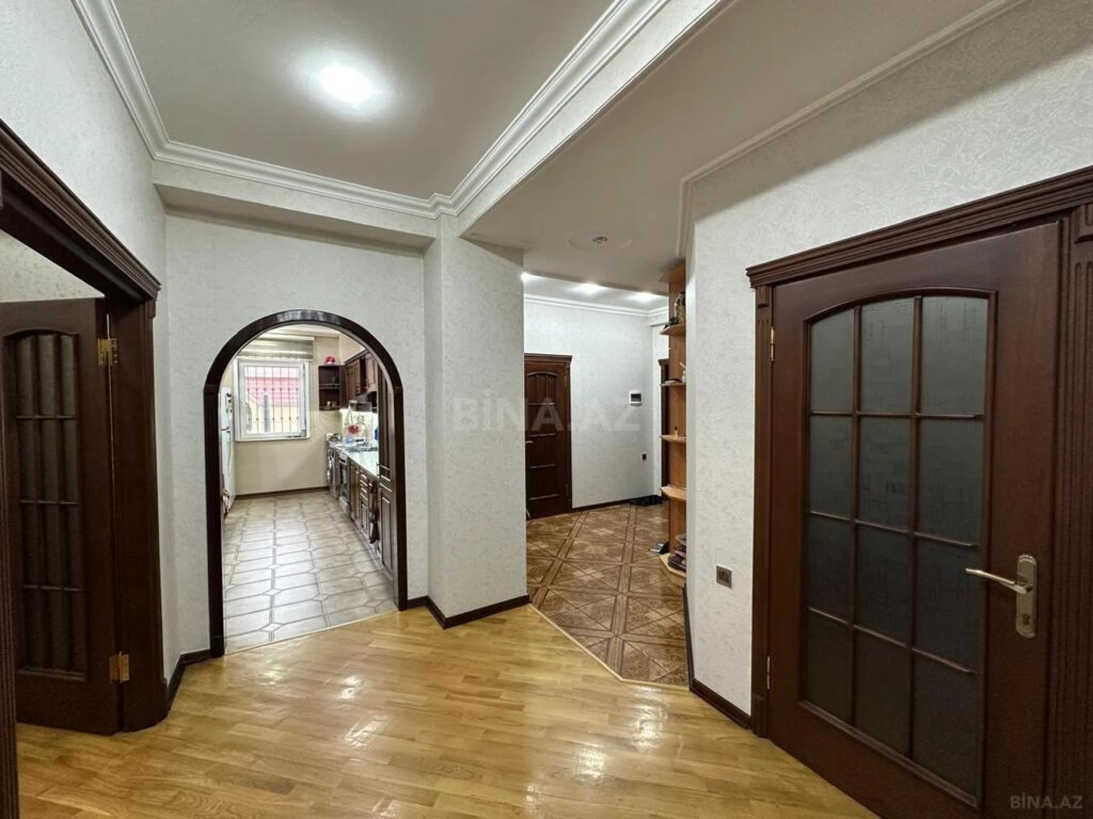Satılır 3 otaqlı mənzil 125 m²
