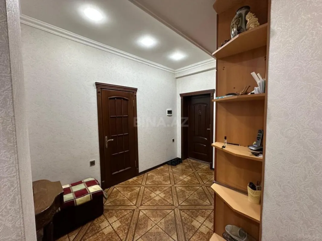 Satılır 3 otaqlı mənzil 125 m²