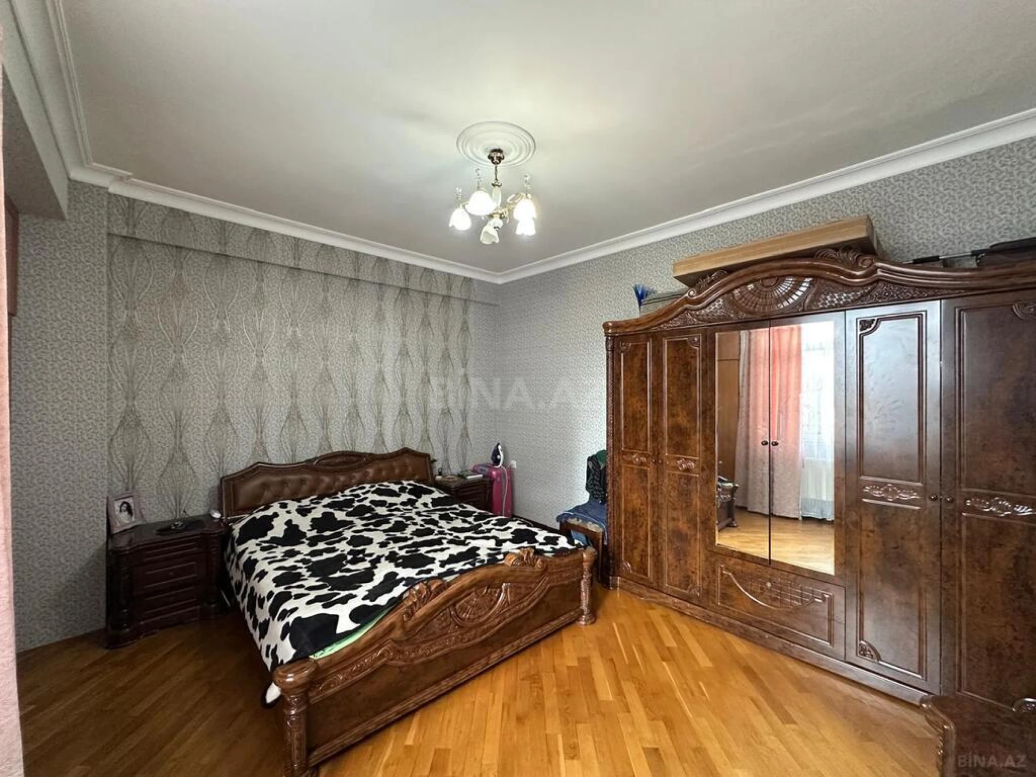 Satılır 3 otaqlı mənzil 125 m²