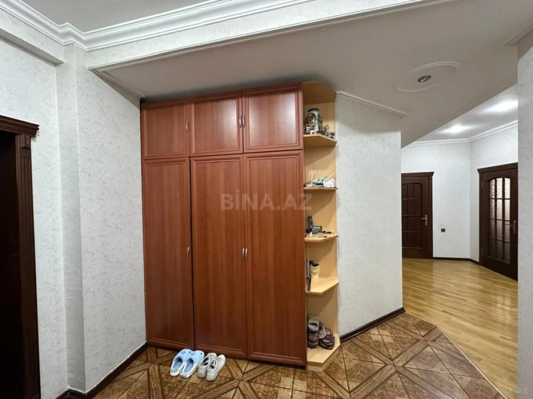 Satılır 3 otaqlı mənzil 125 m²