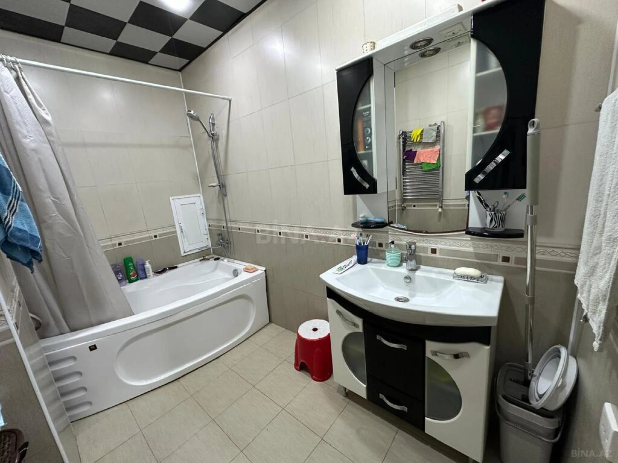 Satılır 3 otaqlı mənzil 125 m²