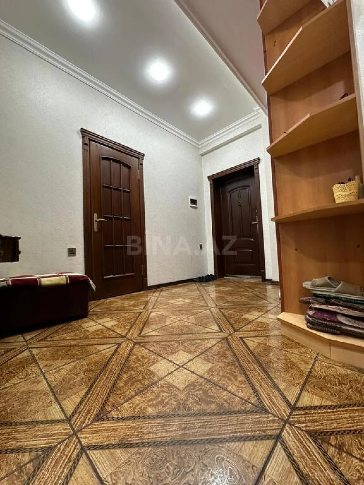 Satılır 3 otaqlı mənzil 125 m²