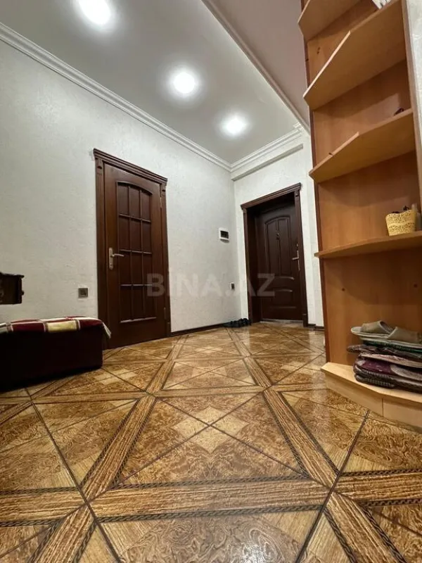 Satılır 3 otaqlı mənzil 125 m²