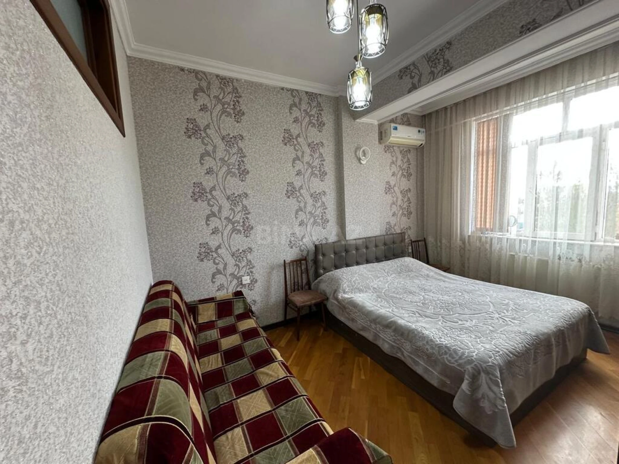 Satılır 3 otaqlı mənzil 125 m²