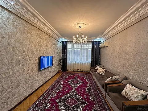 Satılır 3 otaqlı mənzil 125 m²
