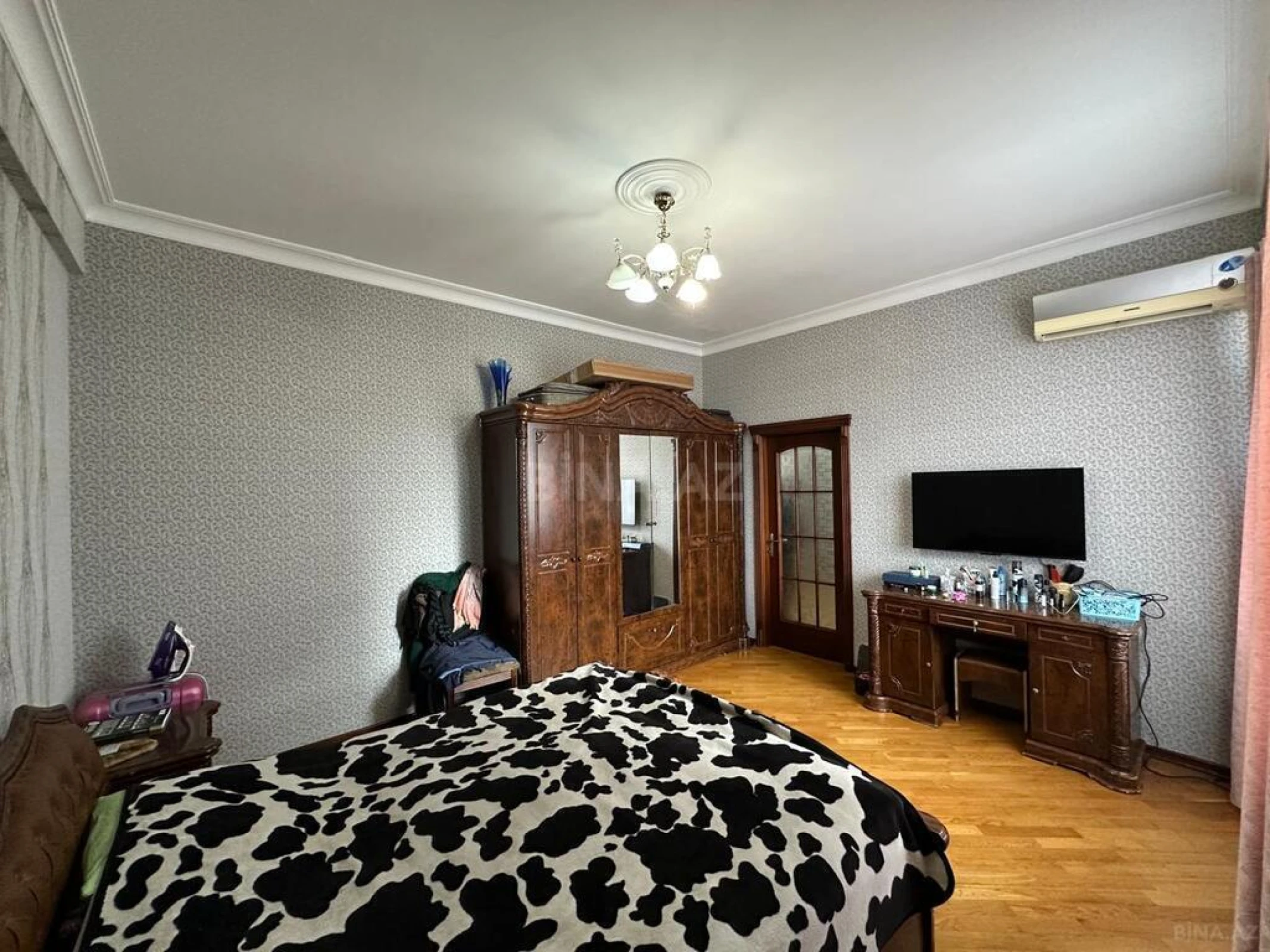 Satılır 3 otaqlı mənzil 125 m²