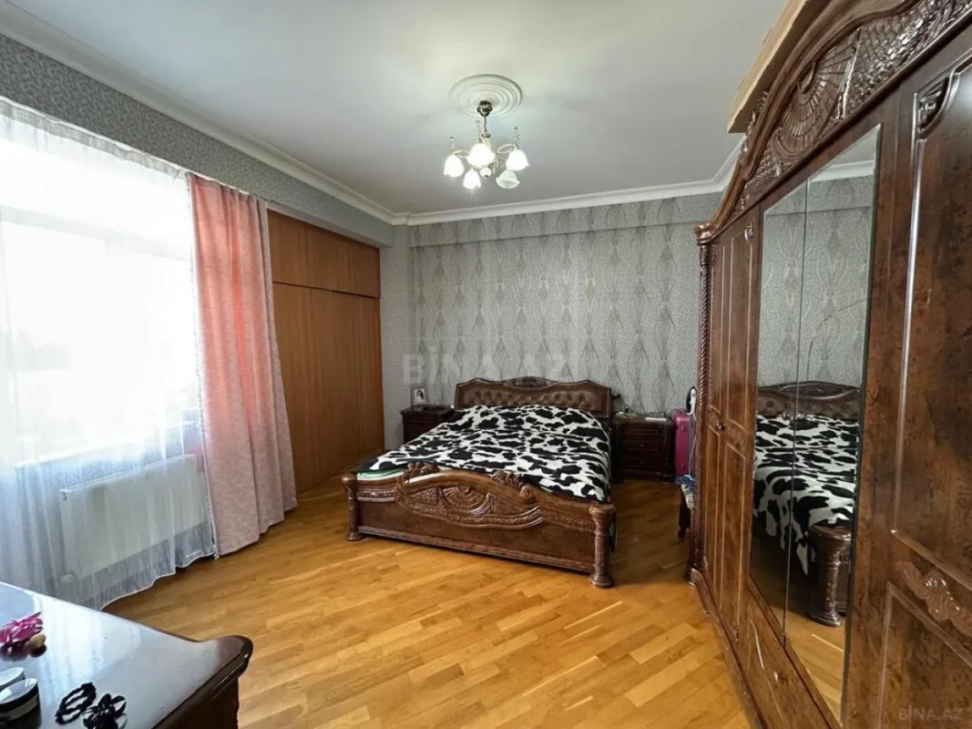 Satılır 3 otaqlı mənzil 125 m²