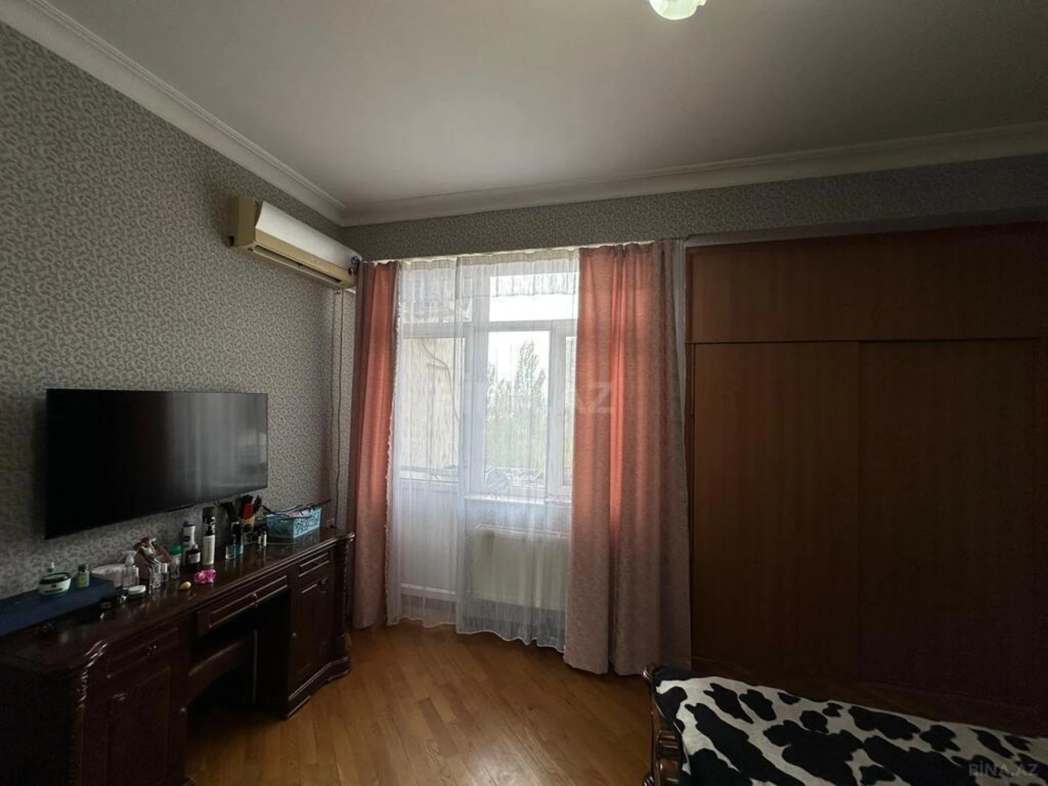 Satılır 3 otaqlı mənzil 125 m²