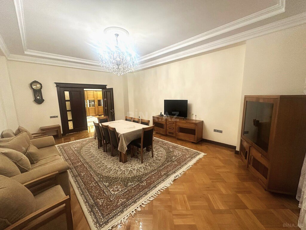 Satılır 4 otaqlı mənzil 210.5 m² — Bakı 4 otaq 210.50 m²