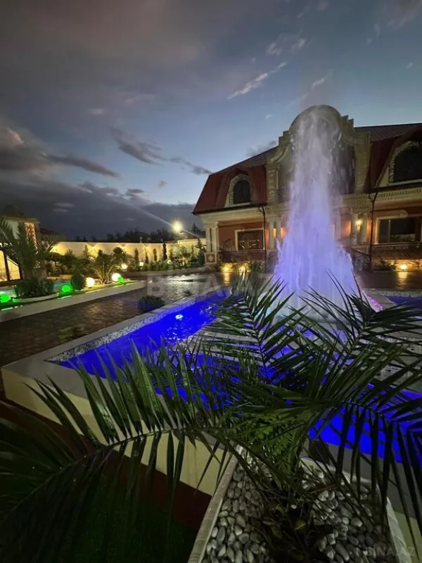 Satılır 5 otaqlı həyət evi 400 m²