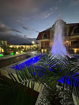 Satılır 5 otaqlı həyət evi 400 m²