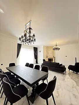 Satılır 5 otaqlı həyət evi 400 m²