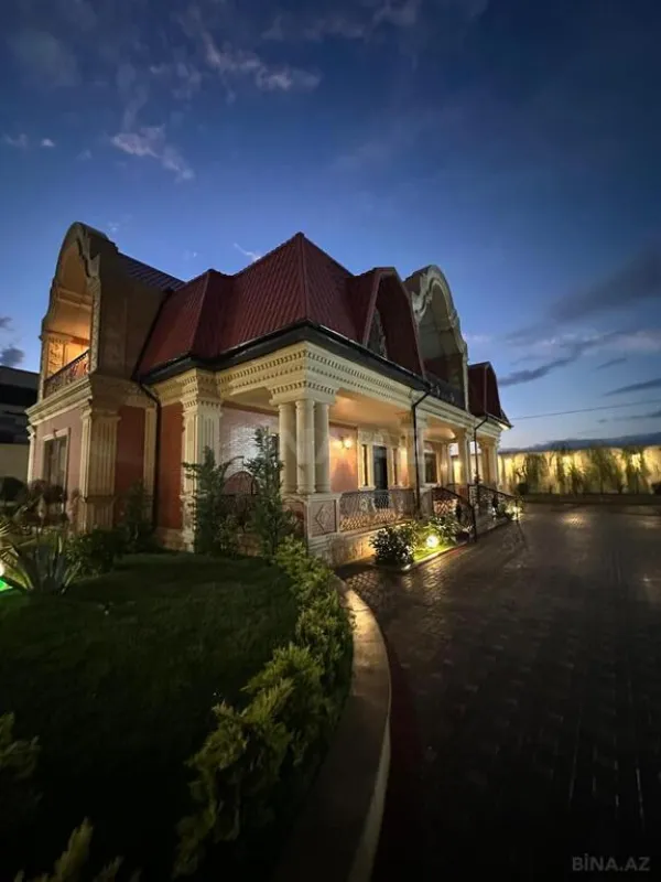 Satılır 5 otaqlı həyət evi 400 m²
