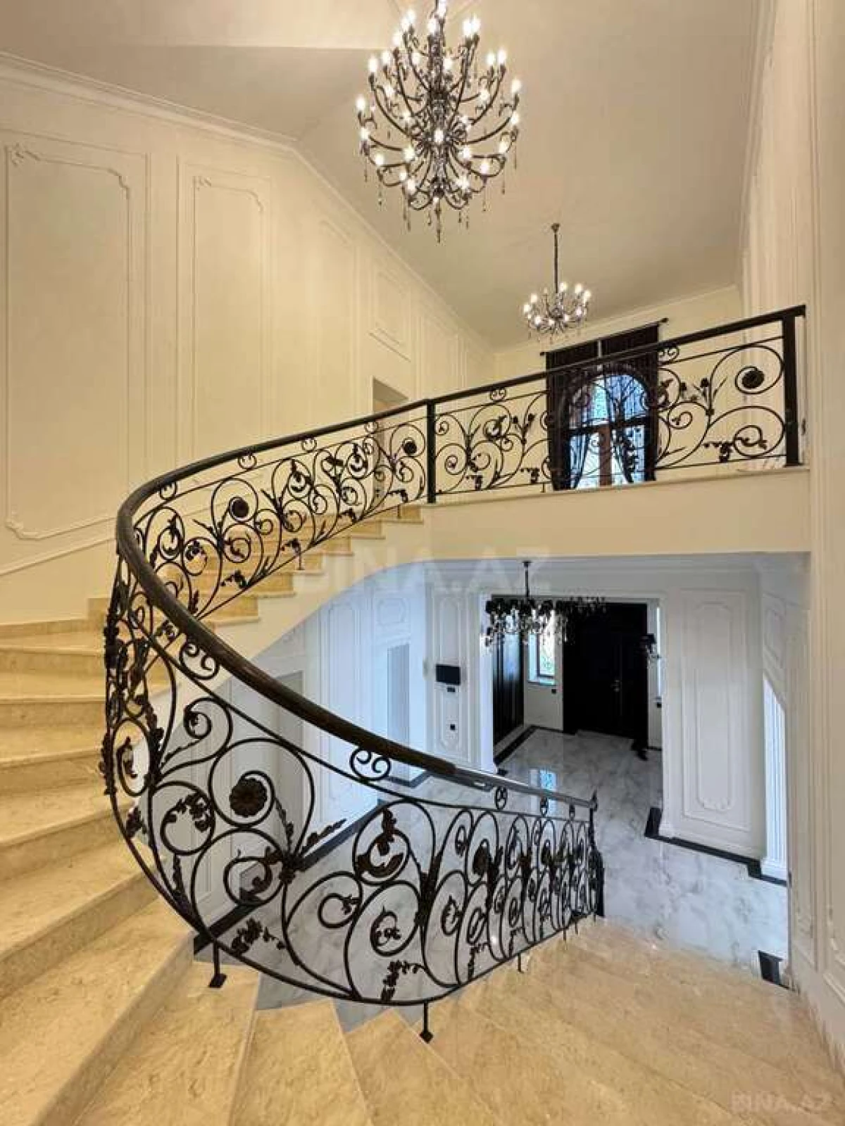 Satılır 5 otaqlı həyət evi 400 m²